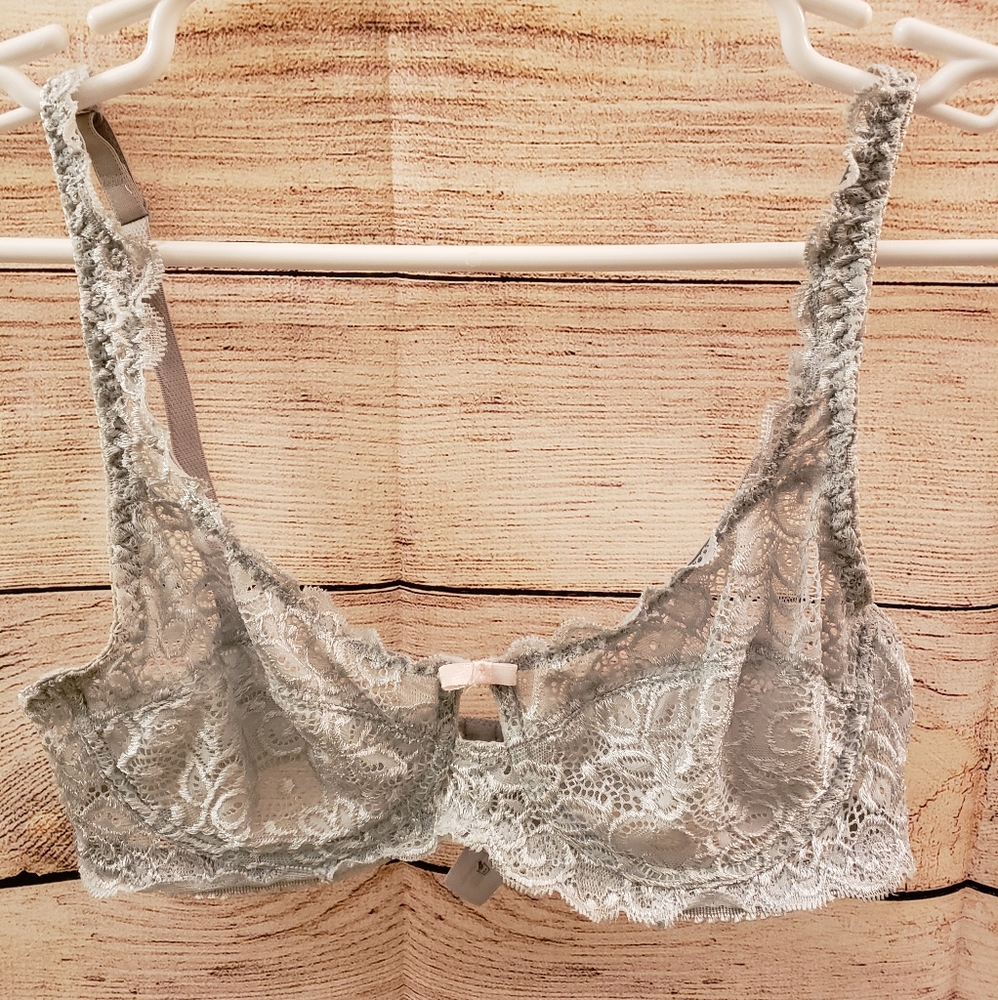 Sophie b. Bra size 34B. Silver lace